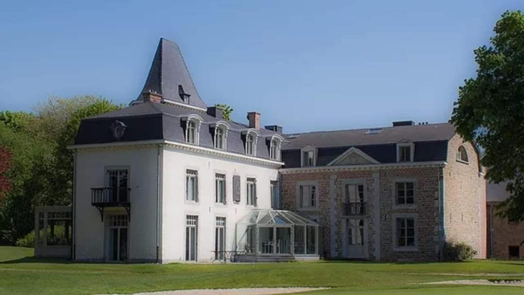 La Chambre Du Chateau De Bernalmont Liege Exterior photo